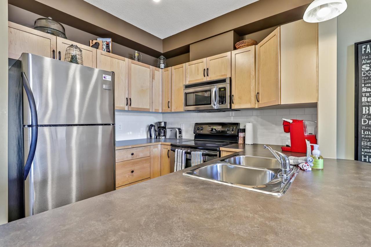 Spectacular Mountain View Corner Unit Pool Hot Tub Park Pass Leilighet Canmore Eksteriør bilde
