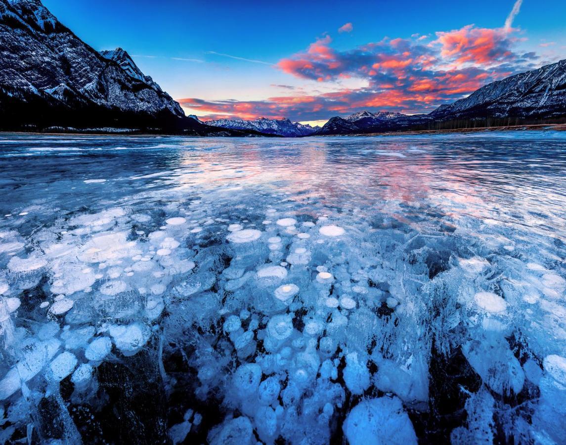 Spectacular Mountain View Corner Unit Pool Hot Tub Park Pass Leilighet Canmore Eksteriør bilde