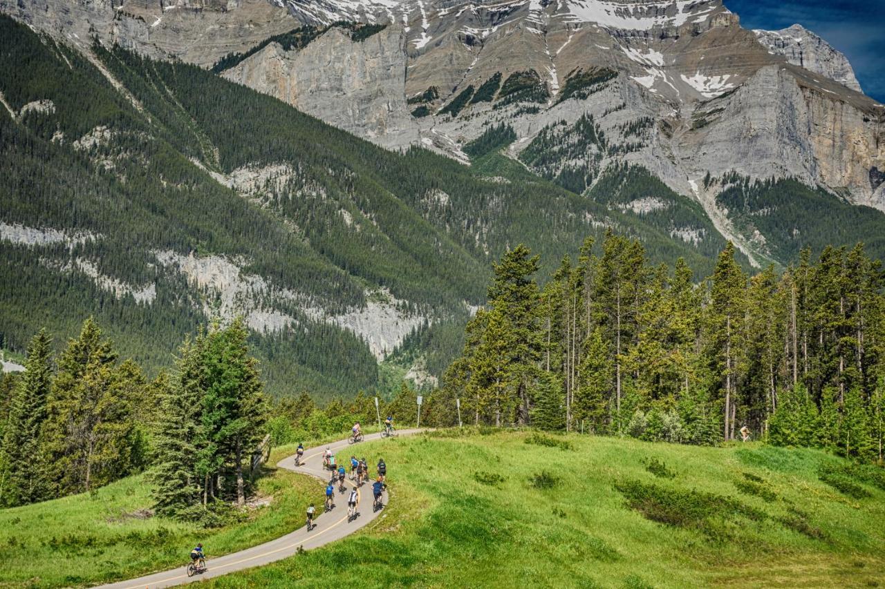 Spectacular Mountain View Corner Unit Pool Hot Tub Park Pass Leilighet Canmore Eksteriør bilde